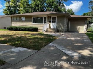 2813 S Willow Ave, Sioux Falls, SD 57105