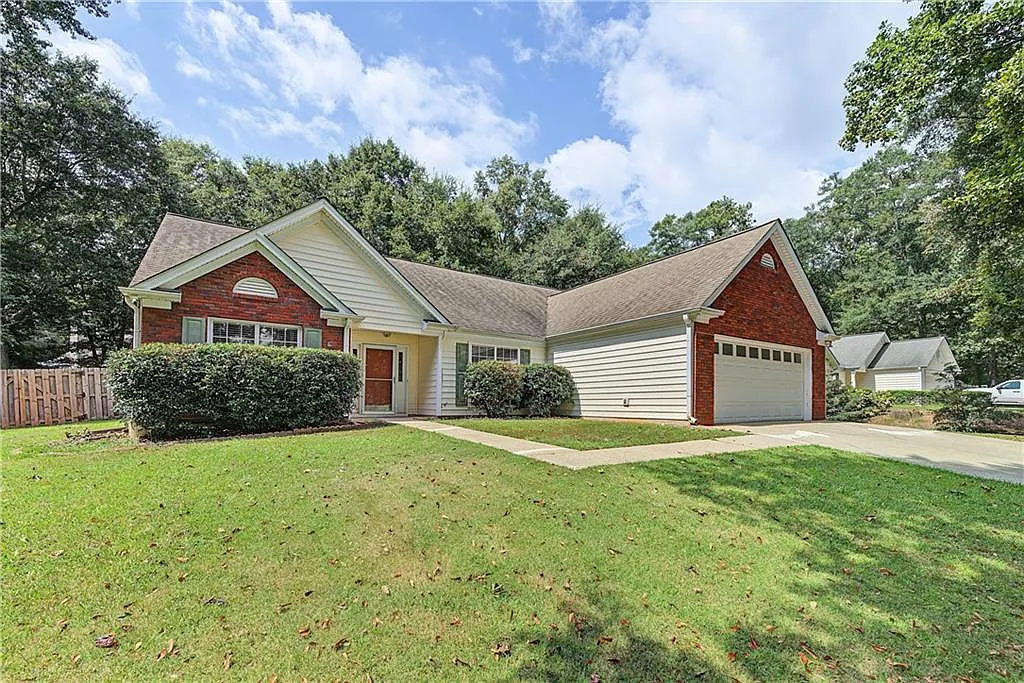 3 bed, 2.0 bath, 1763 sqft, $2,000 — Photo 2