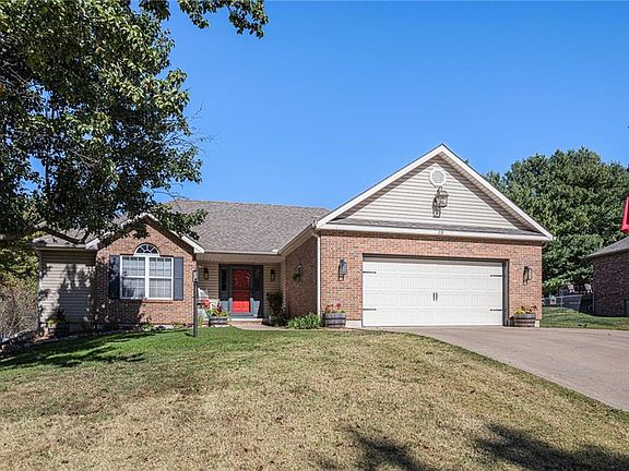 2nd image of 15 Chadwick Ln