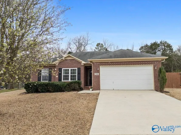 206 Maltese Ct, Huntsville, AL 35811