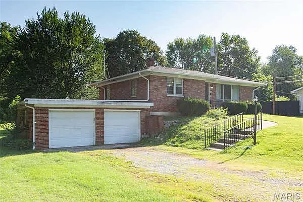9 Fairway Dr