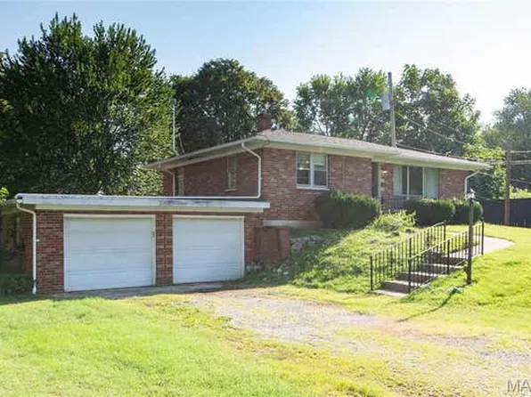 9 Fairway Dr, Fairview Heights, IL 62208