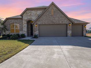 226 Hedgewood Dr, Waxahachie, TX 75165