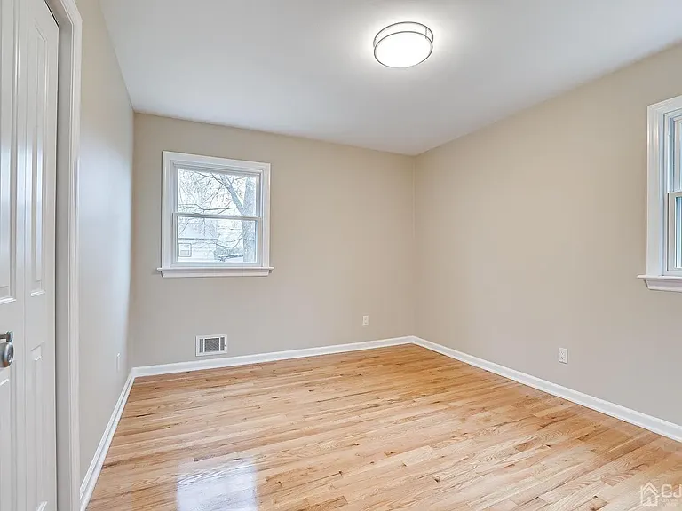 257 W Grant Ave — Photo 9