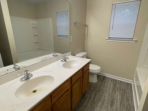 5th image of 2518 Faber St