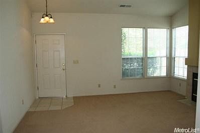 3rd image of 2358 Oak Hill St