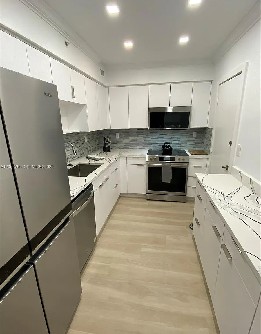 Wave Condo — Photo 3