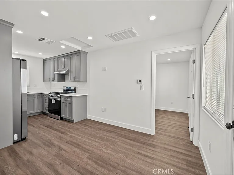 10556 Laurel Canyon Blvd — Photo 3