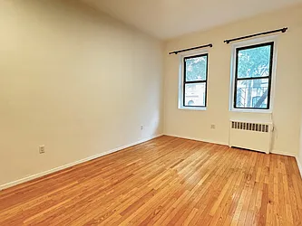 Rented by KNOCKKNOCK LLC