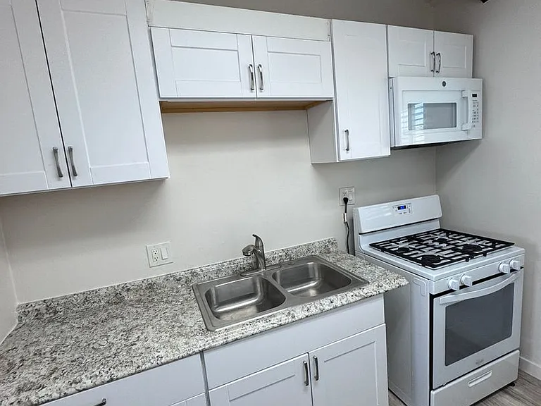 4449 Ocean Blvd #5 — Photo 11