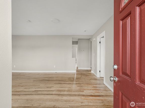 2nd image of 1001 S 6th Avenue