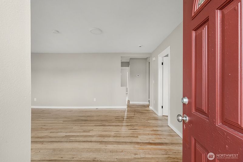 2nd image of 1001 S 6th Avenue