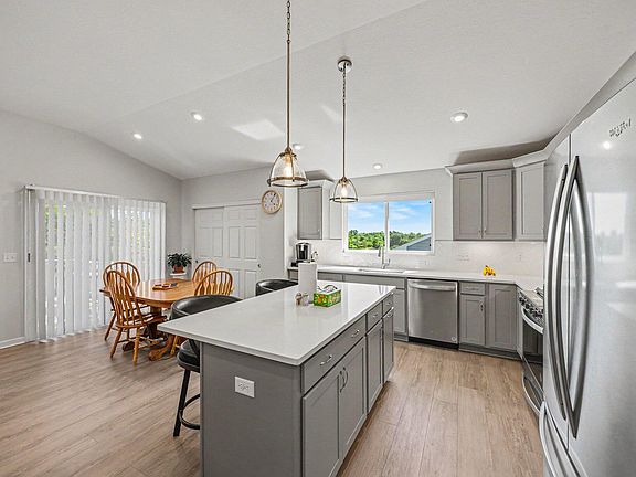 5th image of 785 Harmony Valley Dr