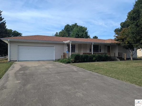 1602 E Franklin St, Clinton, MO 64735