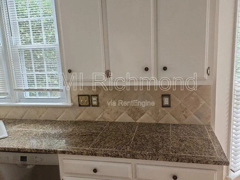 6004 Manor Park Ter — Photo 14