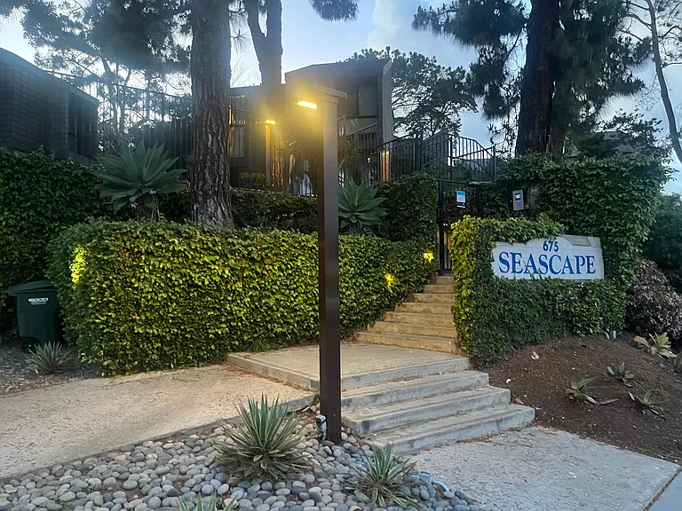 675 S Sierra Ave #12 — Photo 10