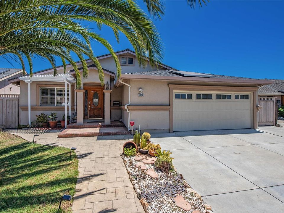 1st image of 3036 Almond Dr