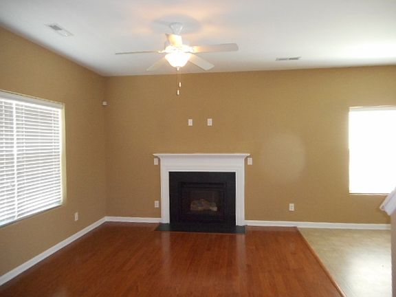 4th image of 1143 Waterlyn Dr