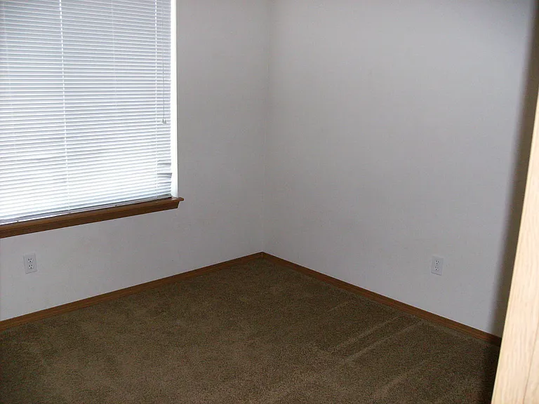 1236 W Malaga Ave — Photo 8