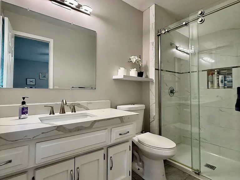 6224 Greenwood Dr — Photo 9