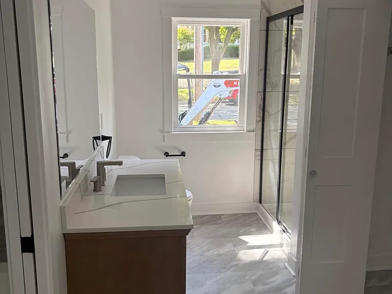 320 N Marshall Ave — Photo 3