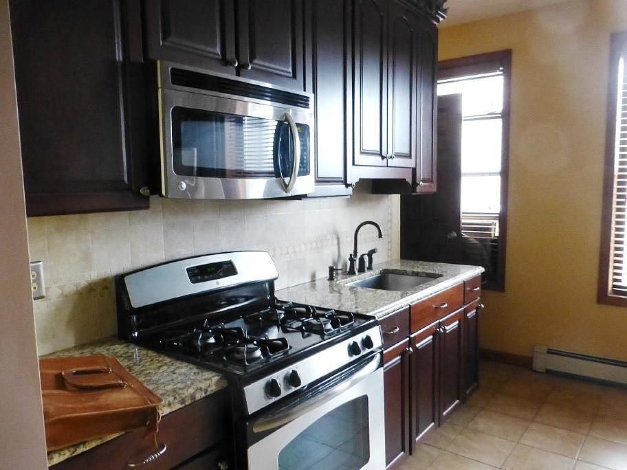 1st image of 288 3rd Ave #2