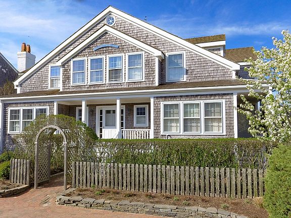 47 Hulbert Ave, Nantucket, MA 02554 | MLS #90857 | Zillow