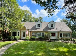 2806 Meadowwood Dr, Toledo, OH 43606