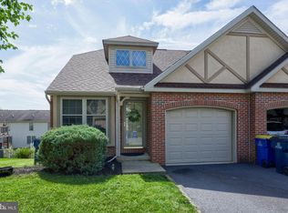 108 Hawk Ln, Ephrata, PA 17522
