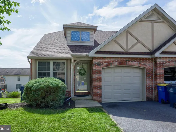 108 Hawk Ln, Ephrata, PA 17522