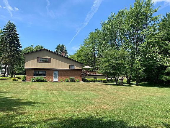 5th image of 19 Wildwood Ln