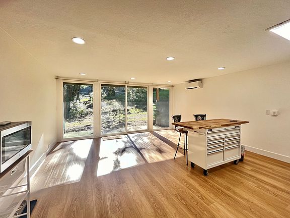 3rd image of 100 Kerr Pkwy APT 36