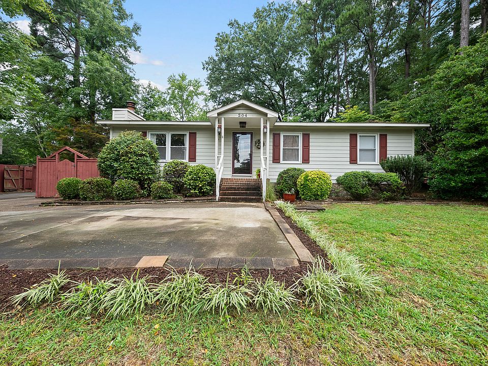 1st image of 204 SW Maynard Rd