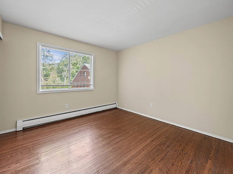 138-154 Woodhill Dr — Photo 75