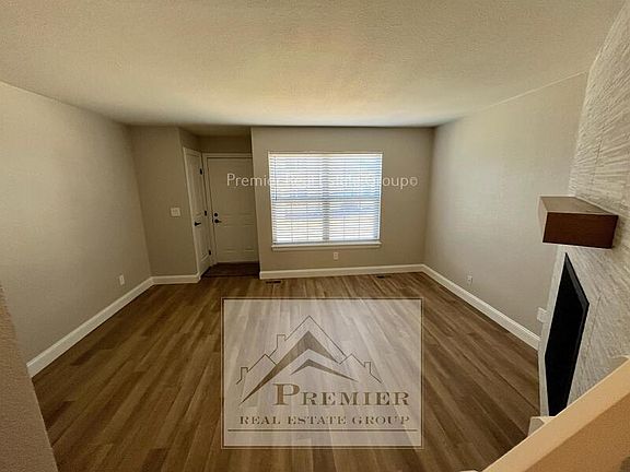 4th image of 7905 Lexington Park Dr