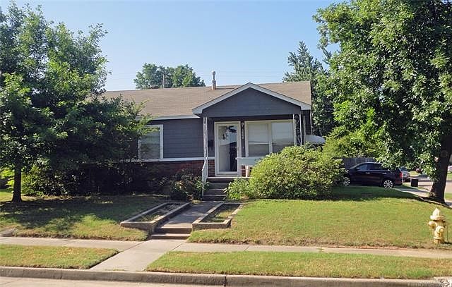 Move-in ready home on corner lot
