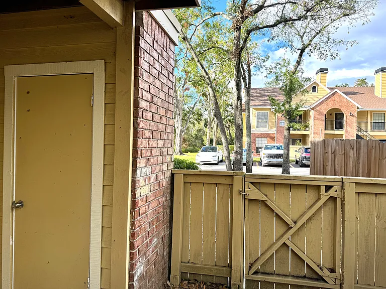 8647 Mallard Reserve Dr #102 — Photo 18