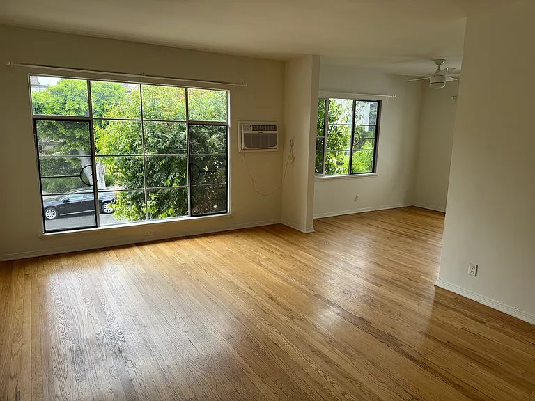 5750 Camellia Ave #4 — Photo 2