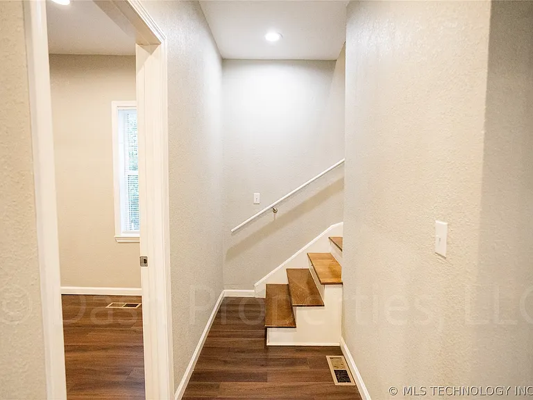 821 S Quaker Ave — Photo 41
