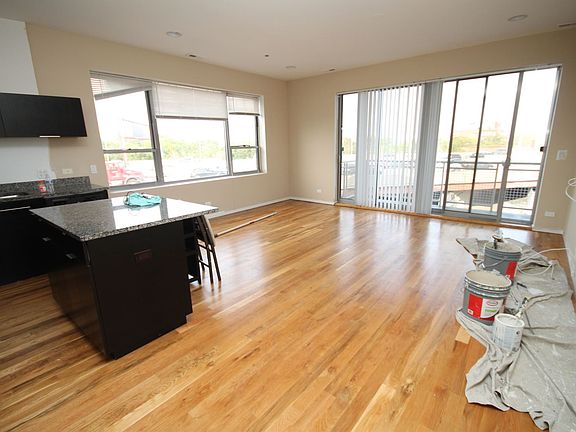 4th image of 2157 N Damen Ave Unit 305