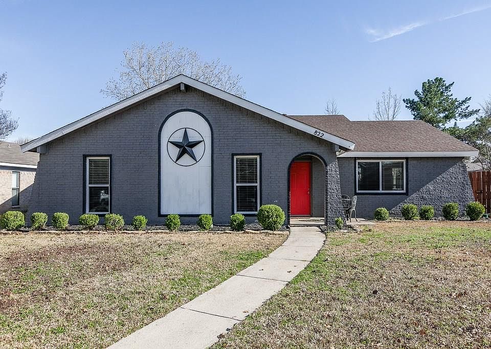 1st image of 822 Mockingbird Cir