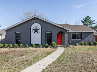 822 Mockingbird Cir, Lewisville, TX 75067