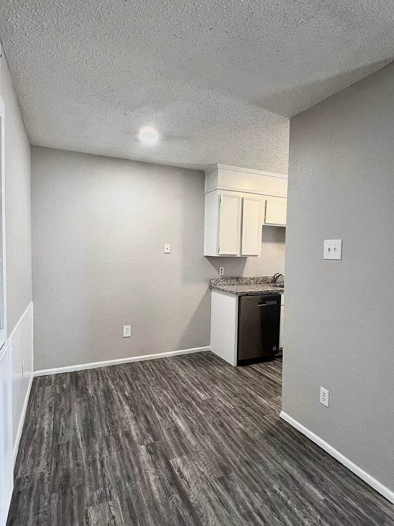 2 bed, 1.0 bath, 800 sqft, $850 — Photo 4