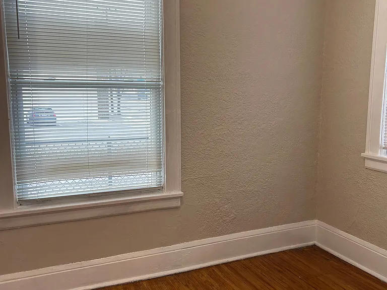 710 Pelham Apartments — Photo 14