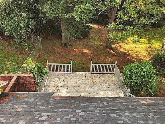 2nd image of 107B Blyth Ave