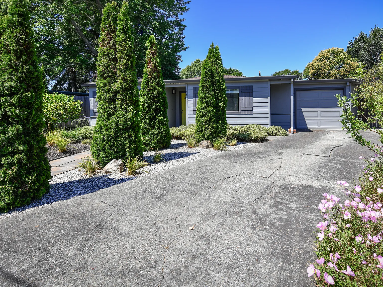 3 bed, $3,275 — Photo 2