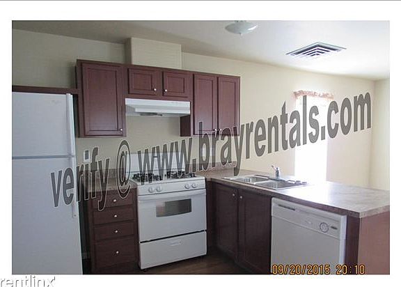 3064 Cardinal Ct. kitchen sink