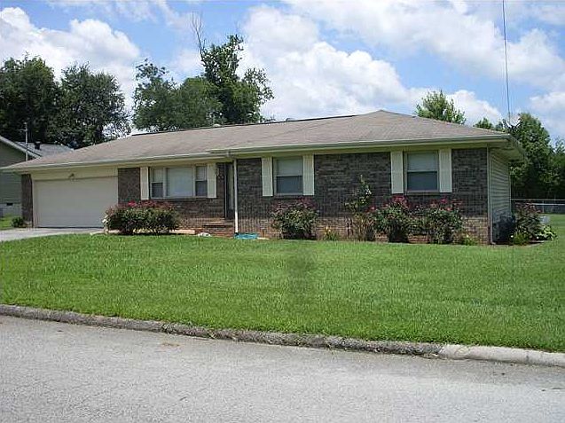 1st image of 929 Kenny Way Dr