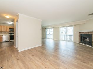 27 Garden Ct, Succasunna, NJ 07876