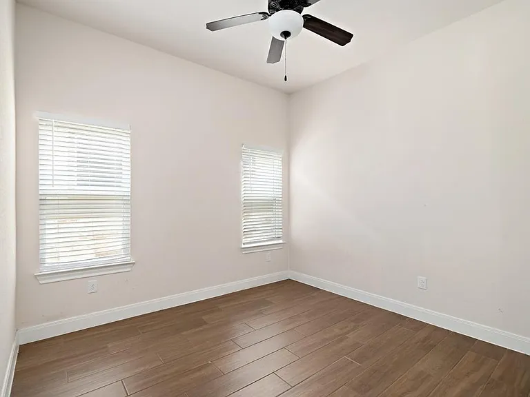 538 Carriage House — Photo 11